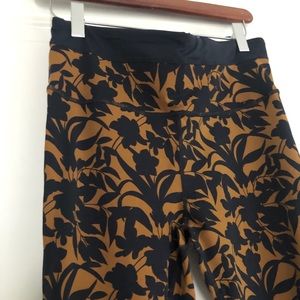 High waisted leggings